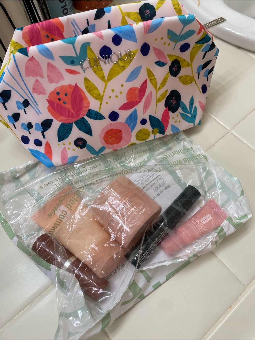 Clinique 6-Piece Gift July 2026 Macy's Sealed in Original Packaging